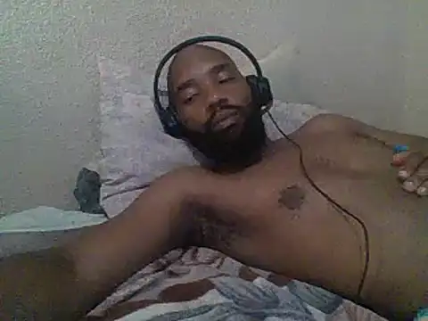 Snapshot of KAYBEEDEFREAK chatting on February 7, 5:52 am KAYBEEDEFREAK online show from February 7, 5:52 am