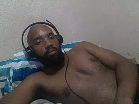 Snapshot of KAYBEEDEFREAK chatting on February 10, 7:38 pm KAYBEEDEFREAK online show from February 10, 7:38 pm