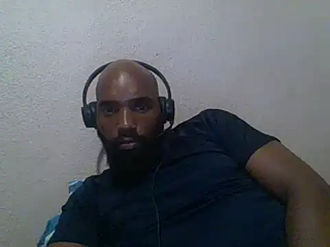 Snapshot of KAYBEEDEFREAK chatting on February 11, 7:38 pm KAYBEEDEFREAK online show from February 11, 7:38 pm