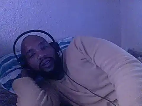 Snapshot of KAYBEEDEFREAK chatting on February 14, 3:15 pm KAYBEEDEFREAK online show from February 14, 3:15 pm