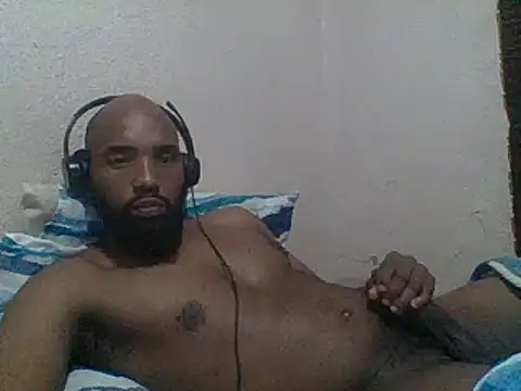 Snapshot of KAYBEEDEFREAK chatting on February 15, 9:26 pm KAYBEEDEFREAK online show from February 15, 9:26 pm