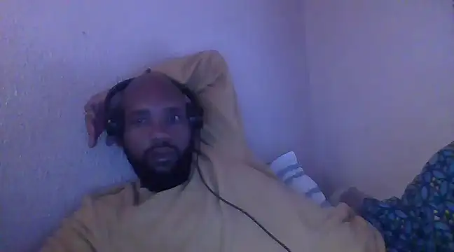 Snapshot of KAYBEEDEFREAK chatting on February 16, 9:04 am KAYBEEDEFREAK online show from February 16, 9:04 am