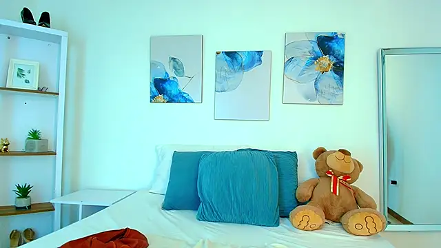 Isabella Harley online show from March 30, 1:23 pm