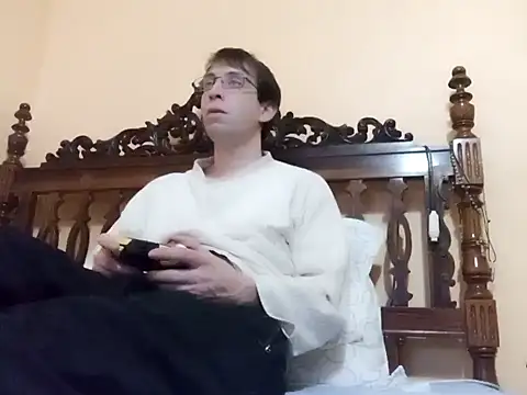 Snapshot of White_rabbit_ chatting on January 7, 9:25 pm White rabbit  online show from January 7, 9:25 pm