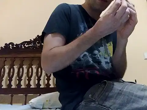 Snapshot of White_rabbit_ chatting on September 8, 8:52 pm White rabbit  online show from September 8, 8:52 pm