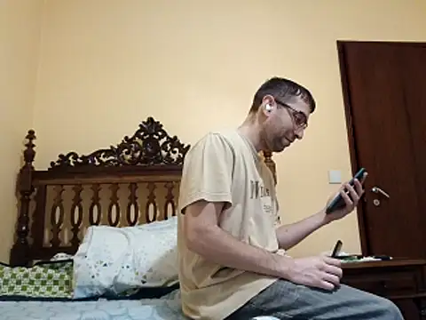 White rabbit  online show from November 15, 4:03 pm