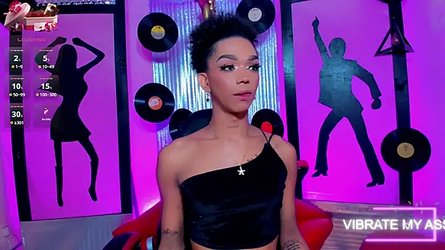 nickyminach  online show from February 4, 3:23 am