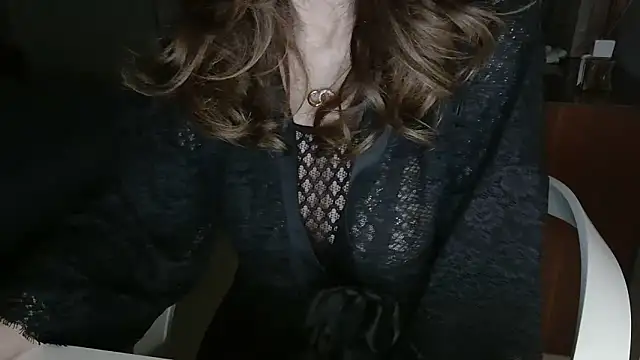 Snapshot of amara_2022 chatting on April 30, 8:37 pm amara 2022 online show from April 30, 8:37 pm
