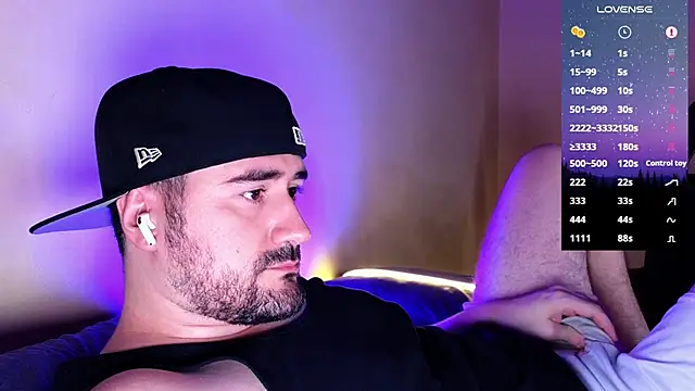 Snapshot of DominantTheo chatting on February 22, 4:07 am DominantTheo online show from February 22, 4:07 am