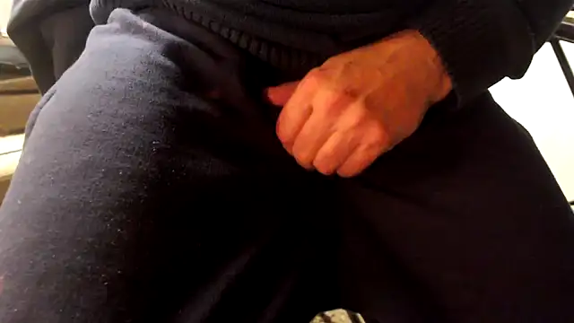 Snapshot of blow2gold chatting on January 27, 5:37 pm blow2gold online show from January 27, 5:37 pm