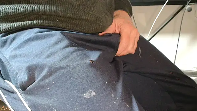 Snapshot of blow2gold chatting on November 6, 5:25 pm blow2gold online show from November 6, 5:25 pm