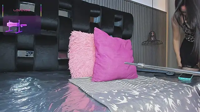 levana1 online show from October 24, 3:03 am