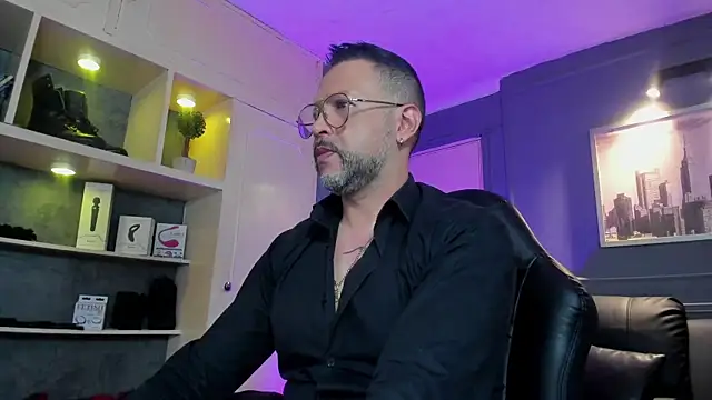 Snapshot of MrFrank_tattoo chatting on January 17, 11:48 am MrFrank tattoo online show from January 17, 11:48 am