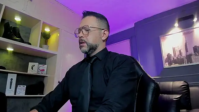Snapshot of MrFrank_tattoo chatting on February 2, 10:36 am MrFrank tattoo online show from February 2, 10:36 am