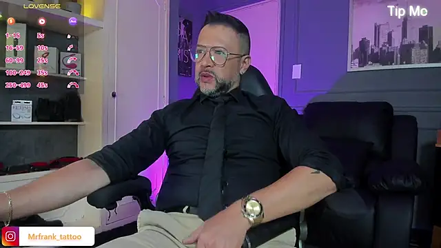 Snapshot of MrFrank_tattoo chatting on February 12, 9:59 am MrFrank tattoo online show from February 12, 9:59 am