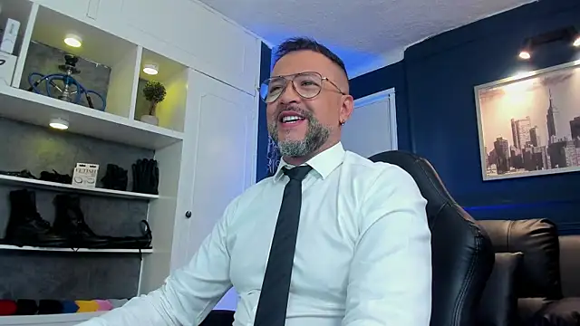 Snapshot of MrFrank_tattoo chatting on June 11, 2:26 pm MrFrank tattoo online show from June 11, 2:26 pm