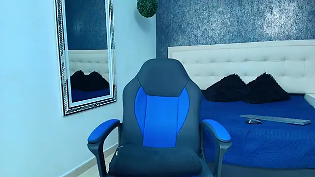 oliver  brown online show from September 20, 10:55 pm