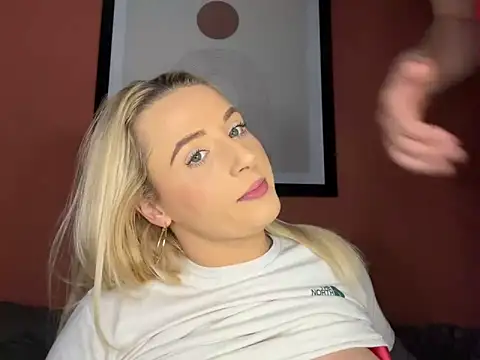 Strongqueen online show from December 25, 12:27 am