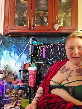 buxombosums online show from December 17, 9:43 pm