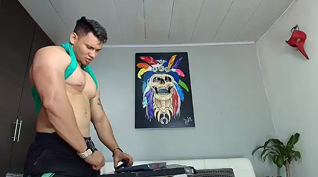 Snapshot of GendersonFit chatting on December 27, 9:11 pm GendersonFit online show from December 27, 9:11 pm