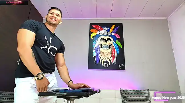 Snapshot of GendersonFit chatting on February 8, 1:44 pm GendersonFit online show from February 8, 1:44 pm