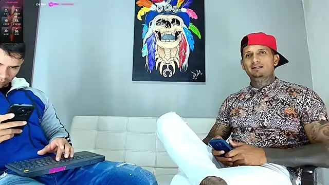 Snapshot of GendersonFit chatting on February 21, 1:22 pm GendersonFit online show from February 21, 1:22 pm