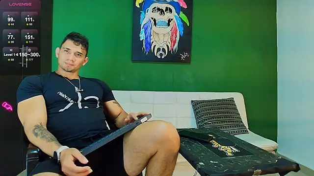 Snapshot of GendersonFit chatting on October 28, 10:12 pm GendersonFit online show from October 28, 10:12 pm