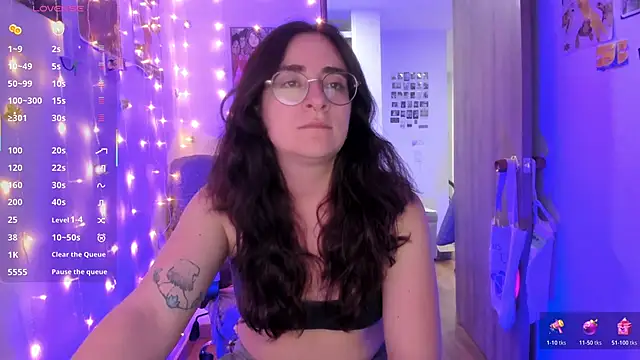 linda giggle online show from October 28, 12:25 am