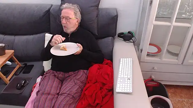 Nudelschwanz online show from February 23, 2:46 pm