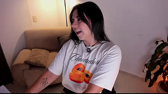 Snapshot of Amber__Davis chatting on March 24, 1:10 am Amber Davis online show from March 24, 1:10 am