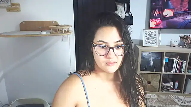 Snapshot of ZabathMiller chatting on October 15, 3:28 am ZabathMiller online show from October 15, 3:28 am