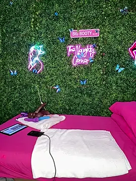 ThickAssRena online show from January 6, 10:41 am