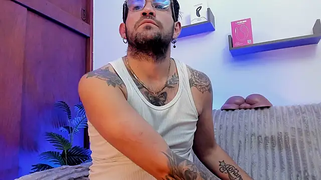 jonathan rivers online show from November 4, 9:25 pm