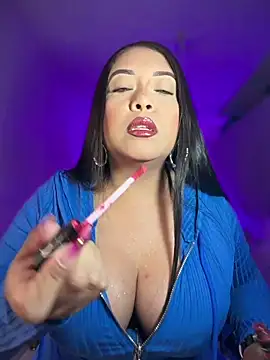 Snapshot of cami_ortiz__ chatting on April 26, 5:16 am cami ortiz online show from April 26, 5:16 am