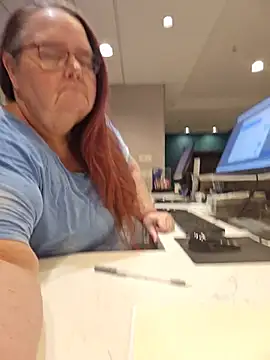 Hornybbw1978 online show from August 6, 6:15 am