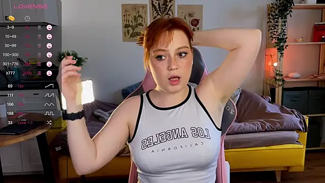 Snapshot of Sofy_Benson chatting on May 27, 1:41 pm Sofy Benson online show from May 27, 1:41 pm