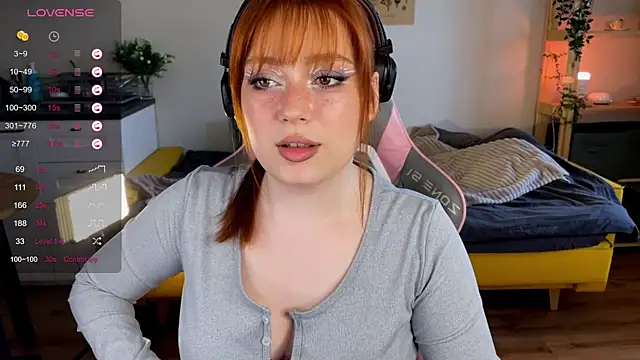 Snapshot of Sofy_Benson chatting on June 10, 1:10 pm Sofy Benson online show from June 10, 1:10 pm