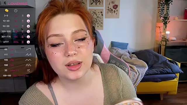 Snapshot of Sofy_Benson chatting on June 12, 1:43 pm Sofy Benson online show from June 12, 1:43 pm