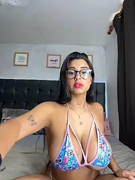 lovely violet13 online show from October 17, 8:33 pm