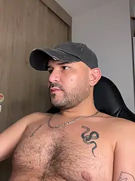 Snapshot of nicolas_cox chatting on January 19, 6:31 am nicolas cox online show from January 19, 6:31 am