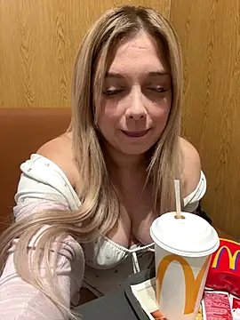 CherryAuroraa online show from December 13, 9:42 pm