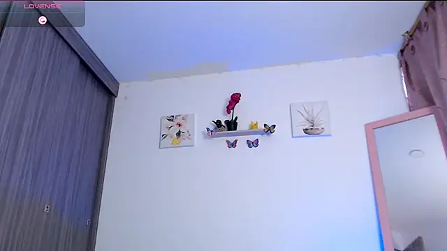 Annaross2 online show from February 3, 5:14 pm