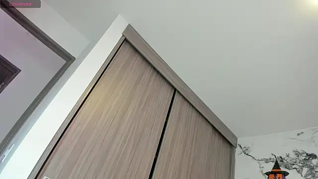 Annaross2 online show from November 1, 7:16 pm