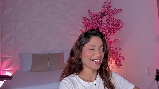 cora 22 online show from January 16, 1:04 pm