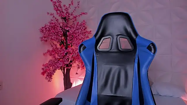 cora 22 online show from February 13, 1:18 pm