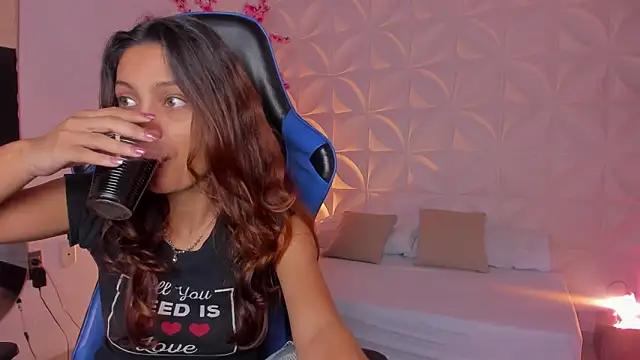 cora 22 online show from February 25, 12:48 pm