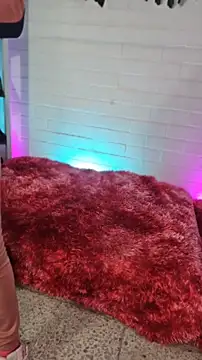 louise nails online show from April 14, 12:00 pm