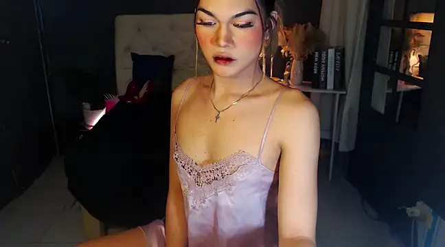 Snapshot of StellaSaucyCum chatting on December 7, 10:01 am StellaSaucyCum online show from December 7, 10:01 am