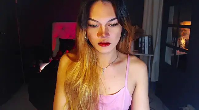 Snapshot of StellaSaucyCum chatting on December 9, 9:17 am StellaSaucyCum online show from December 9, 9:17 am