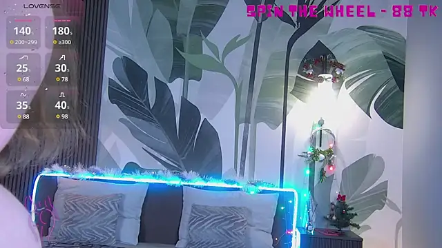 Snapshot of RubyValen chatting on January 14, 1:04 am RubyValen online show from January 14, 1:04 am